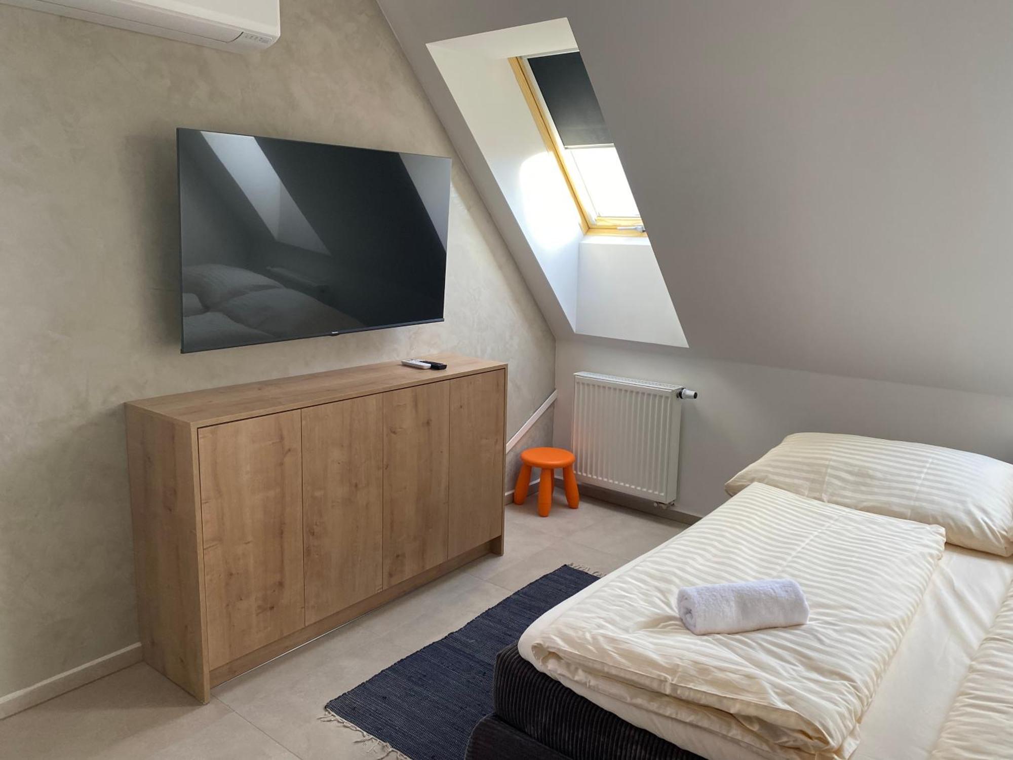 Mezidomi Apartmán Budyne nad Ohri